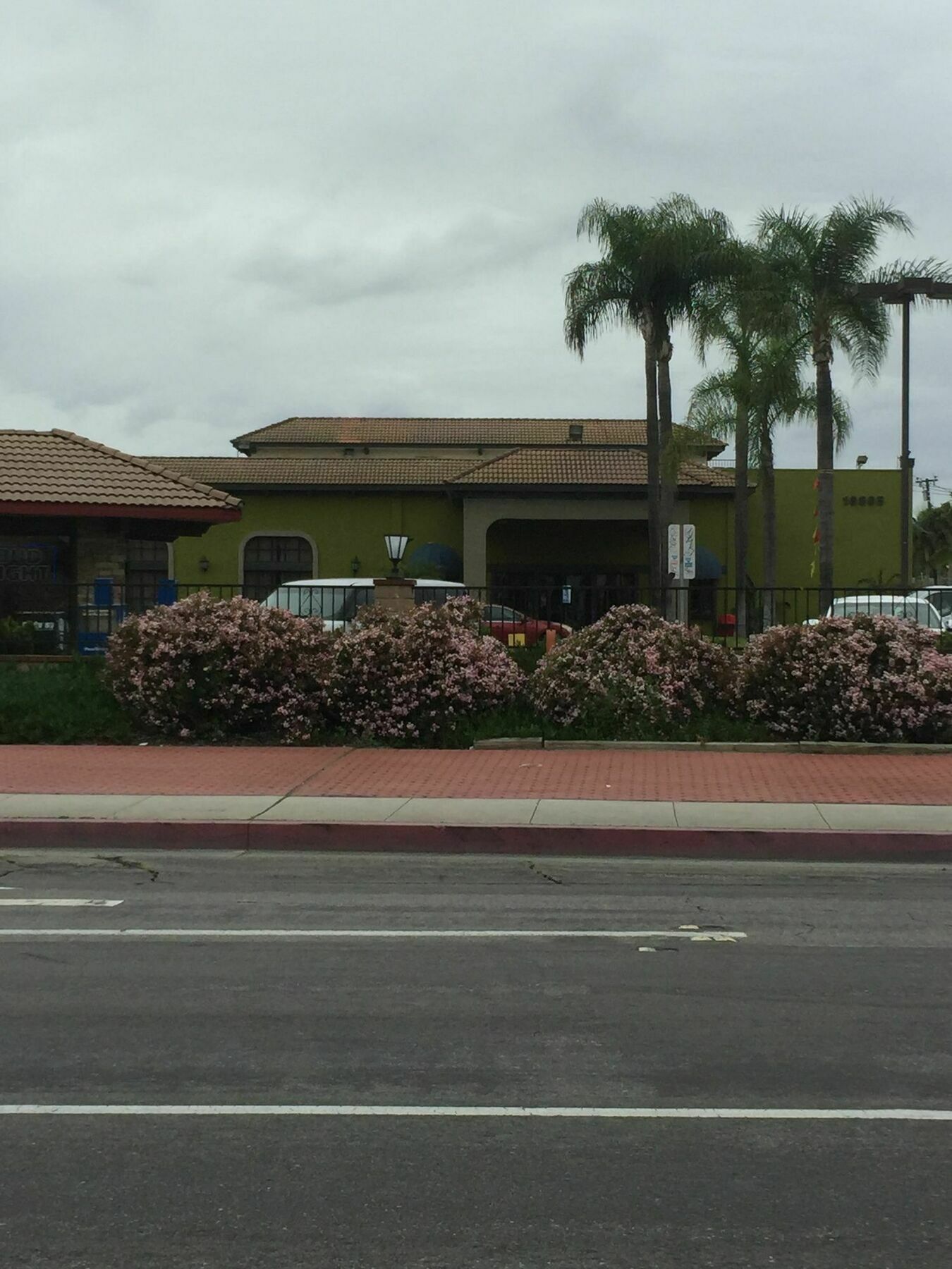 Travelodge By Wyndham Artesia Exterior photo