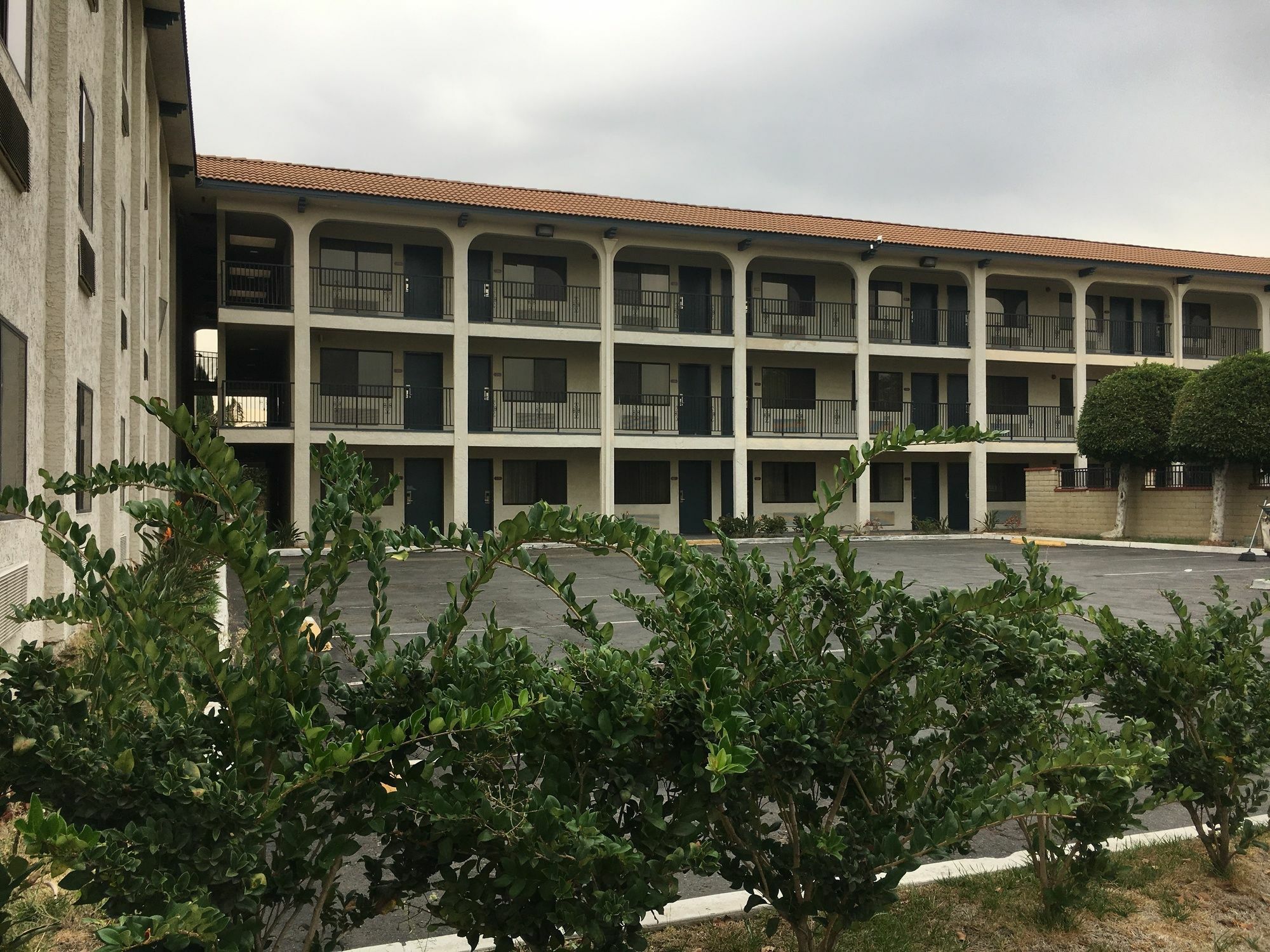 Travelodge By Wyndham Artesia Exterior photo