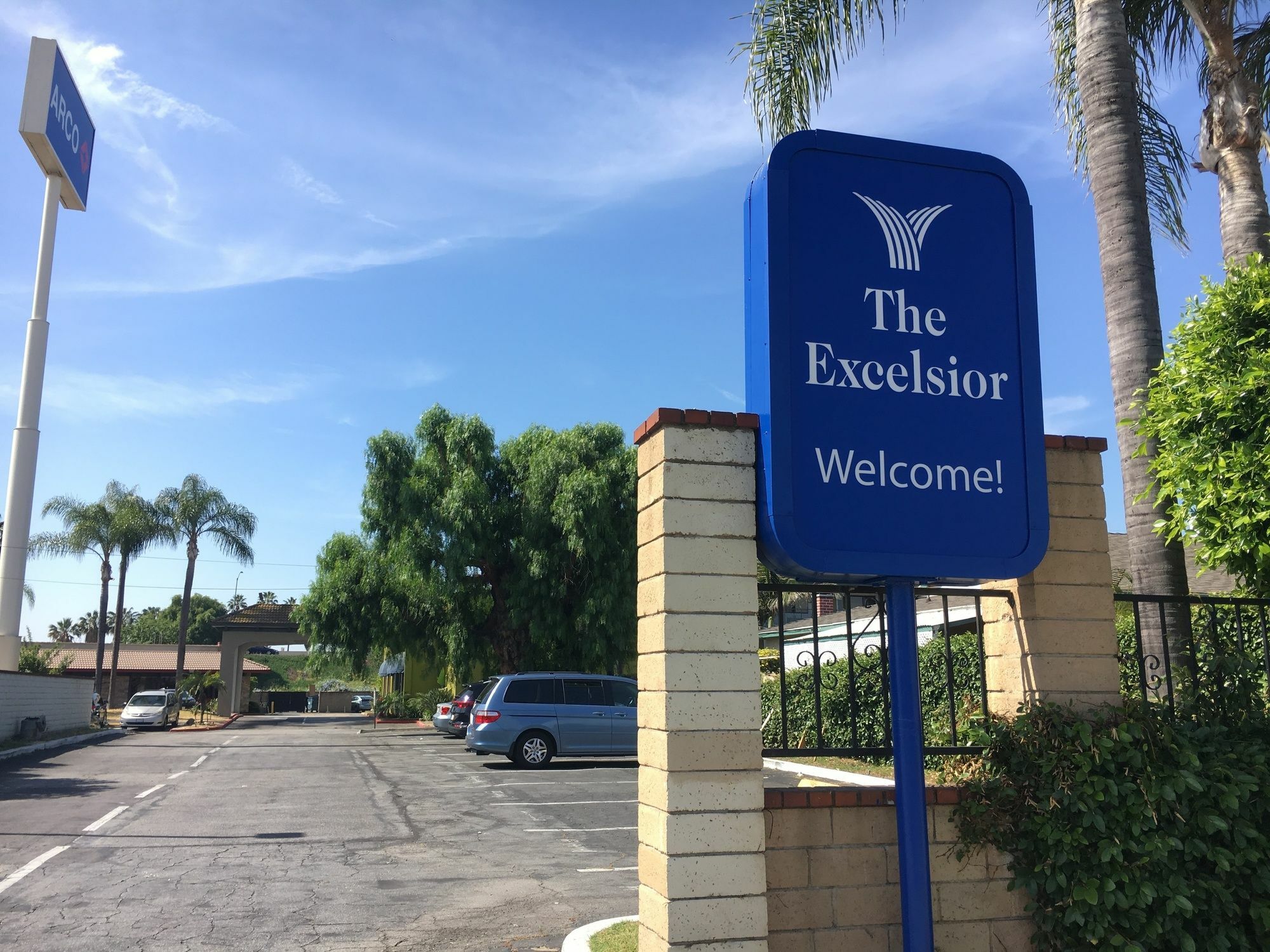 Travelodge By Wyndham Artesia Exterior photo